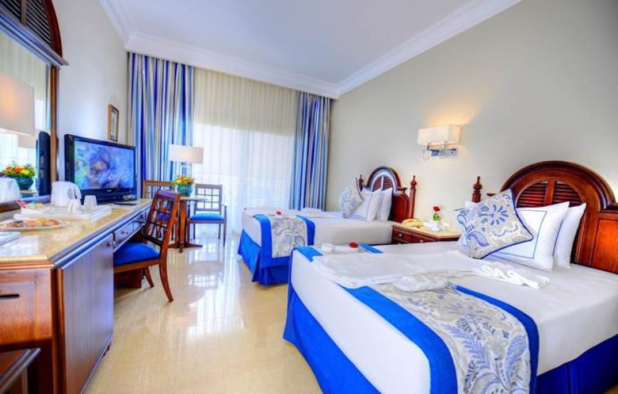 Superior Double Room with Garden & Side Sea View