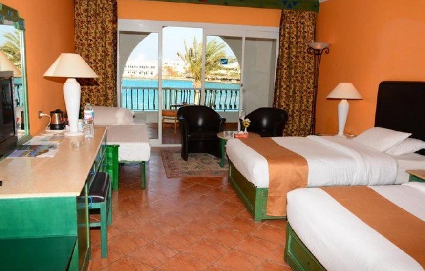 Standard Double Room with Extra Bed and Sea View