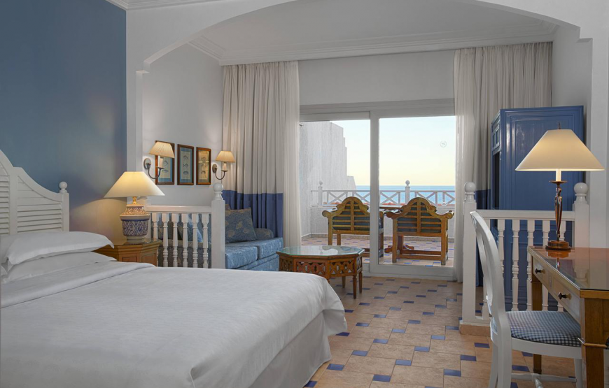 Corner Suite, 1 Bedroom Junior Suite, 1 King, Sea view, Main